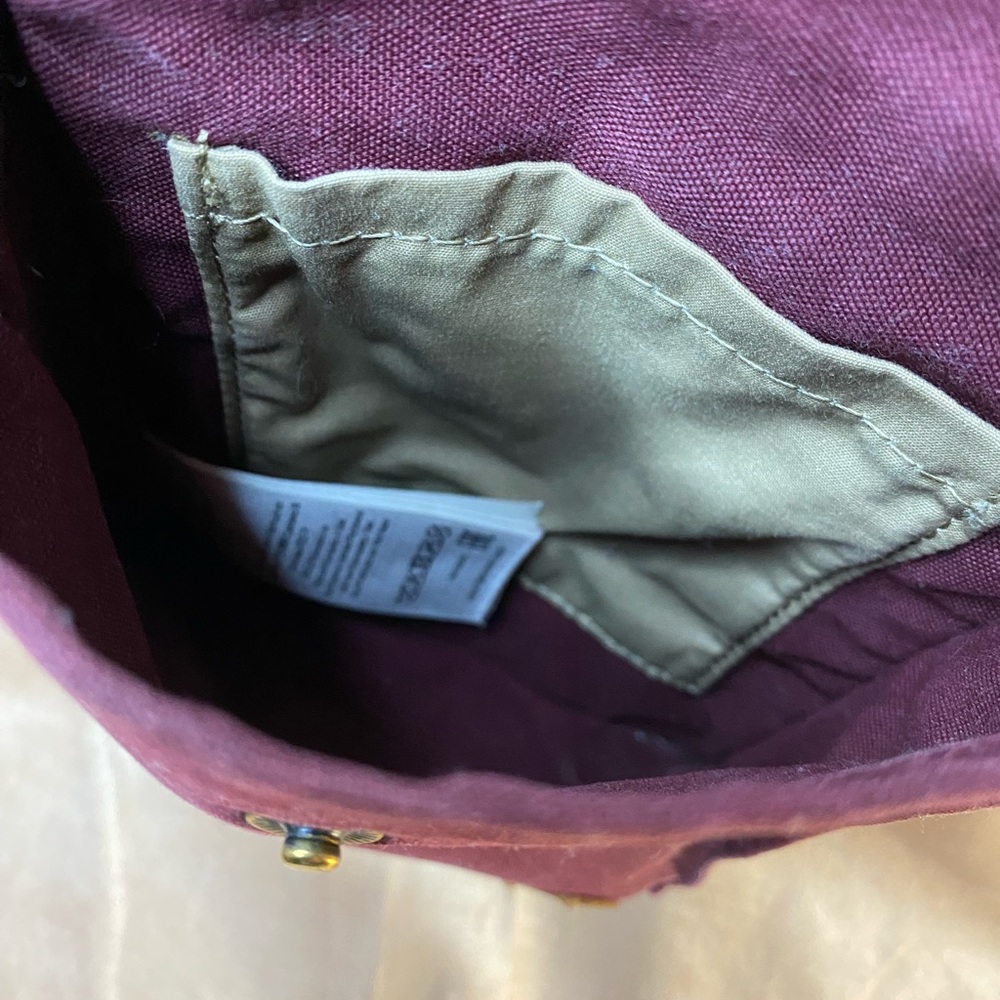 Fjallraven G-1000 Pocket Crossbody Shoulder Travel Bag in Plum - Picture 5 of 5
